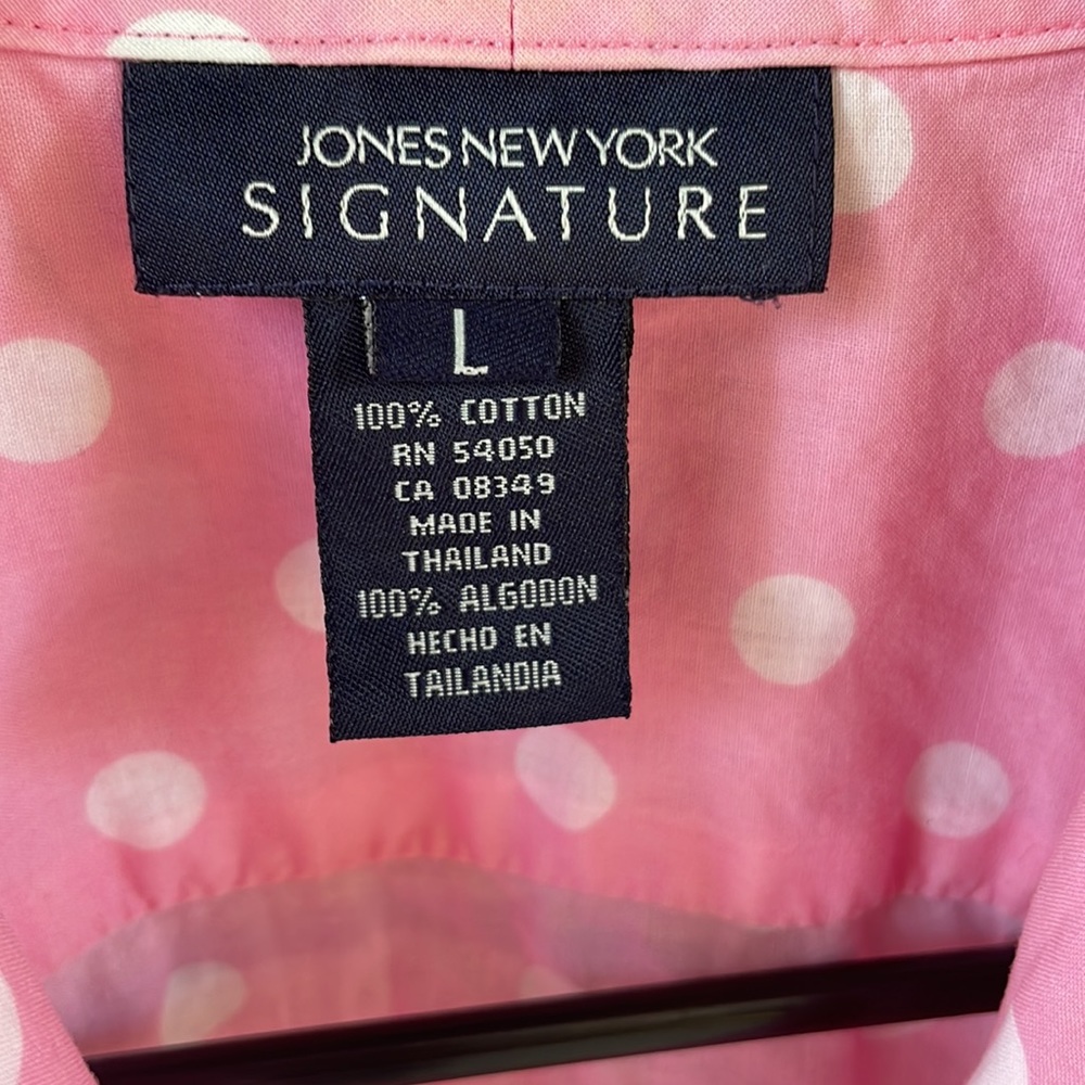 JONES NEW YORK SIGNATURE BARBIE PINK POLKA DOT SLEEVELESS SHIRT - Picture 5 of 8